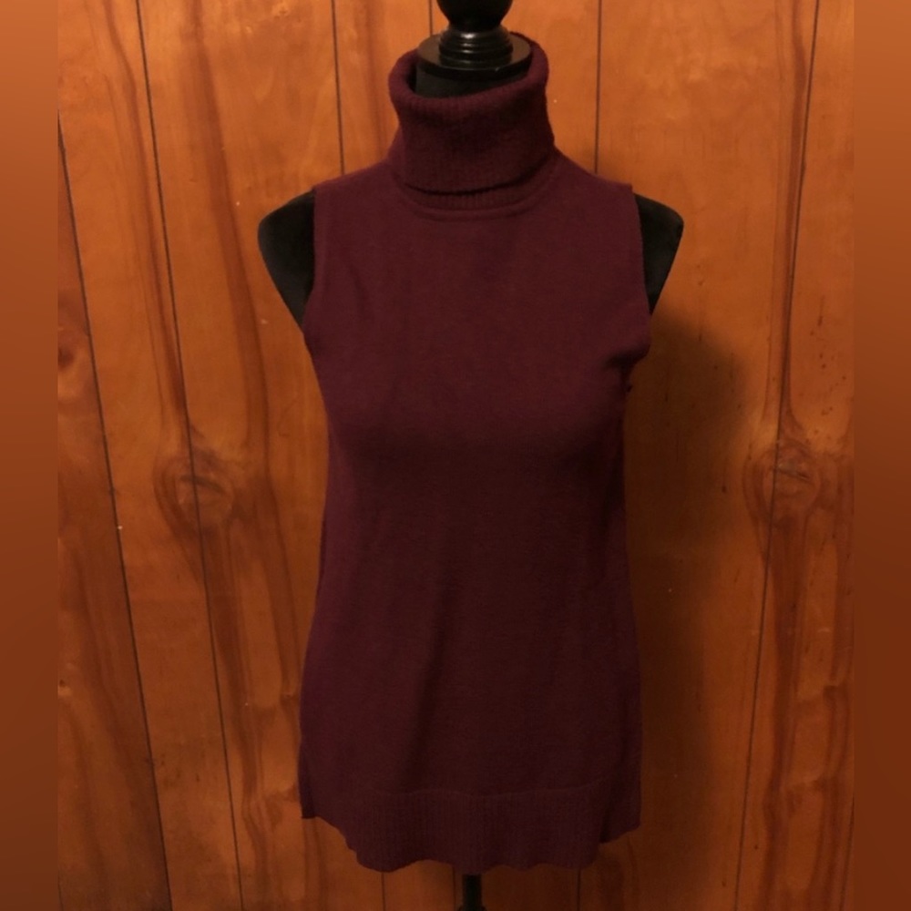 WHBM Burgundy Sleeveless Turtleneck Size XS